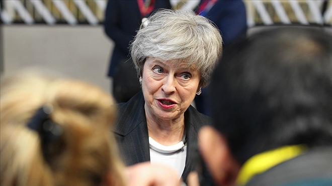 May´den kritik oylama öncesi ´Brexit gerçekleşmez´ uyarısı