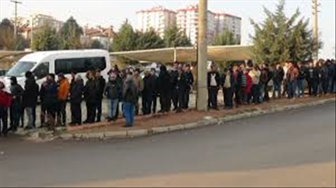 Dönemler Değişiyor Kuyruklar uzuyor