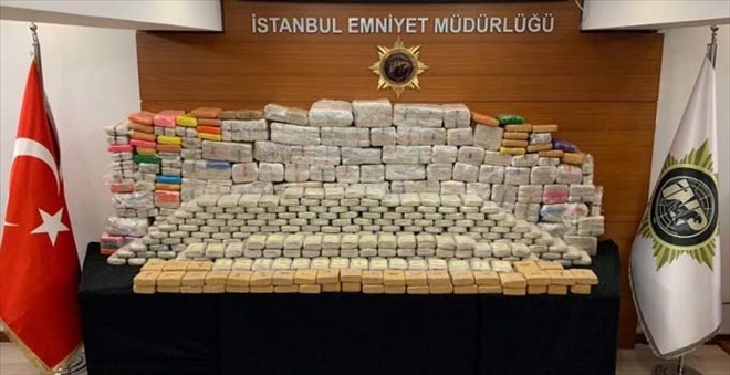 İstanbul´da büyük uyuşturucu operasyonu: 850 kg eroin ele geçirildi