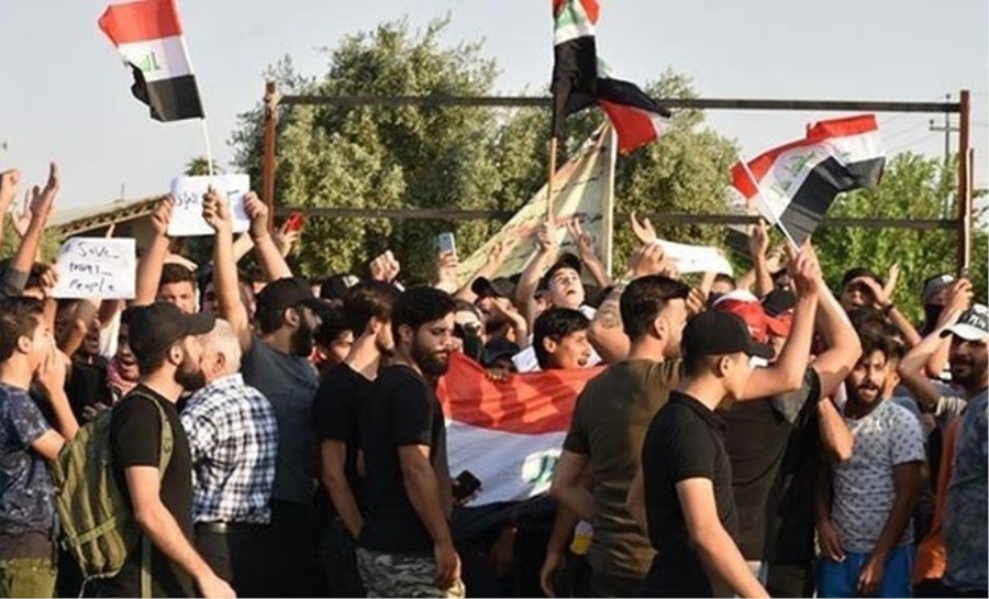 BAĞDATLILAR SOKAĞA ÇIKMA YASAĞINI PROTESTO EDİYOR