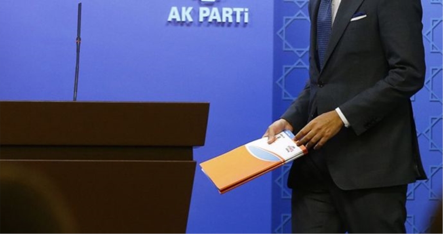 ‘AKP, YARGI PAKETİ İLE ÖMRÜNÜ UZATMAK İÇİN ADIM ATIYOR’