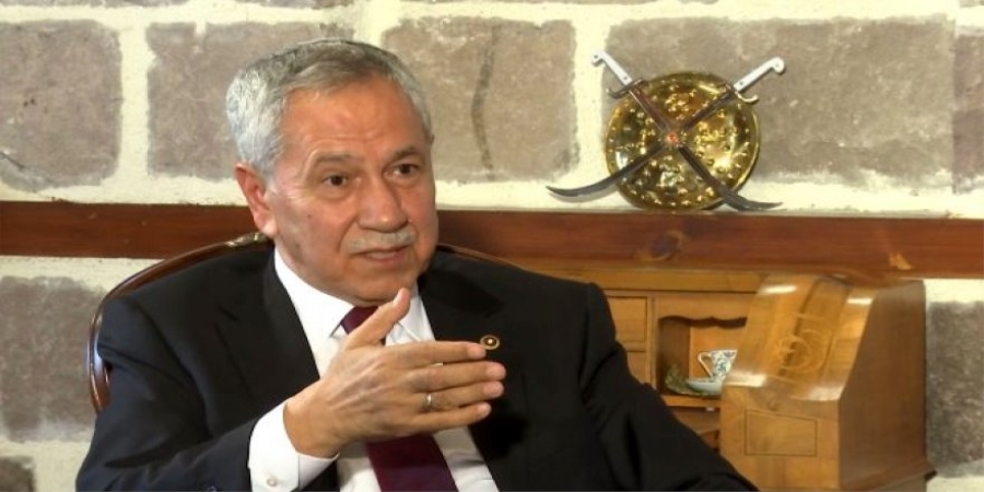 BÜLENT ARINÇ: KHK BİR FACİADIR! KAMUDAN İHRAÇ EDİLEN PAZARDA LİMON BİLE SATAMIYOR