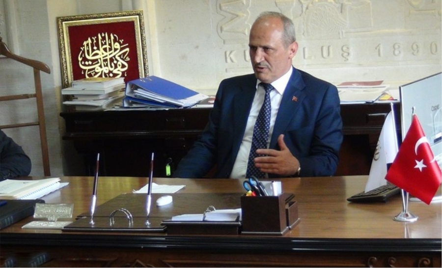 Bakan Turhan: Kanal İstanbul için yakında kazmayı vuracağız