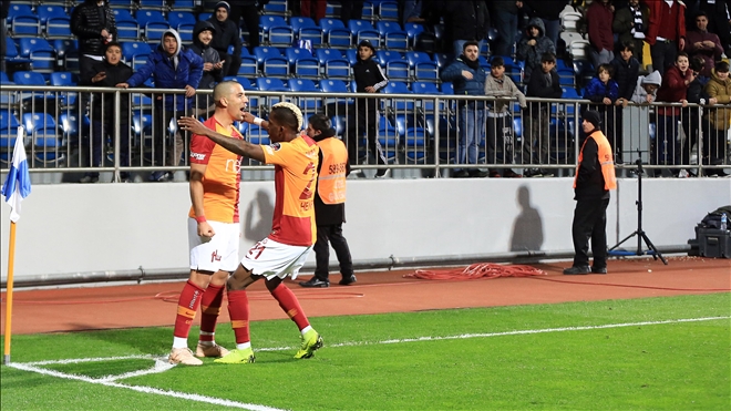 Galatasaray´ı Feghouli sırtladı