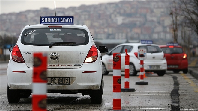 Sürücü adaylarını en çok ´düz vites´ ve ´park etme´ zorladı