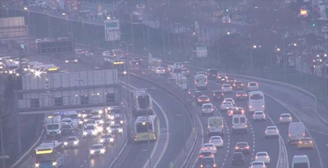 Yarıyıl tatili bitti, İstanbul´da trafik yoğunluğu arttı