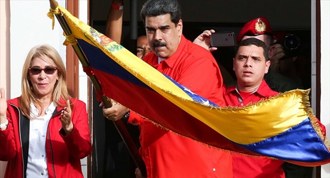 Maduro´dan Trump uyarı: Elleriniz kana bulanır, yeni Vietnam´ı yaşarsınız, Davut´un sapanı bizim elimizde.