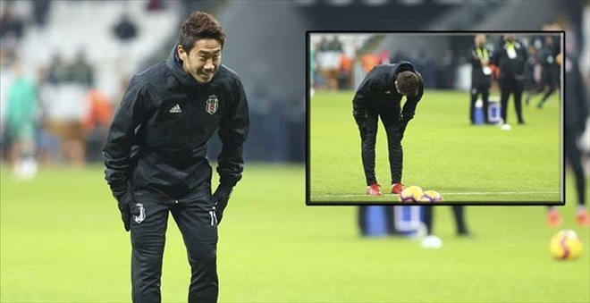 Traftar Kagawa´yı, Japon selamıyla karşıladı