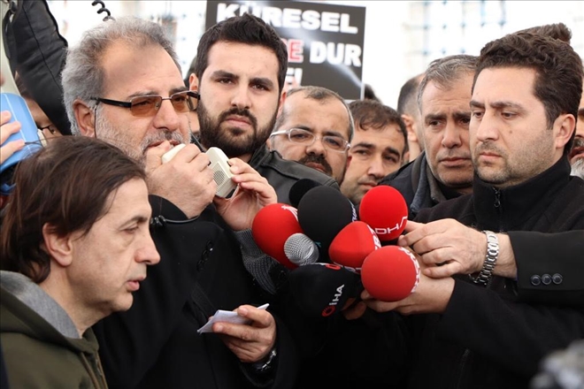 İslami STK´lar Fatih Camii´nde Yeni Zelanda´da Müslümanları Katleden FAŞİST SALDIRIYI Protestosu Ettiler