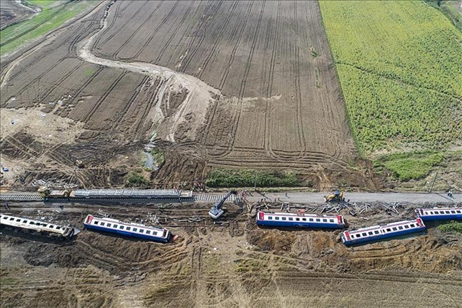 Çorlu´daki tren faciası için adalet nöbeti başladı