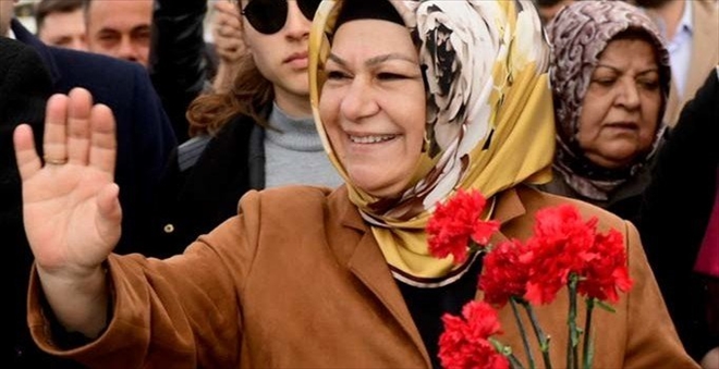 İstanbul´un ilk başörtülü başkanı