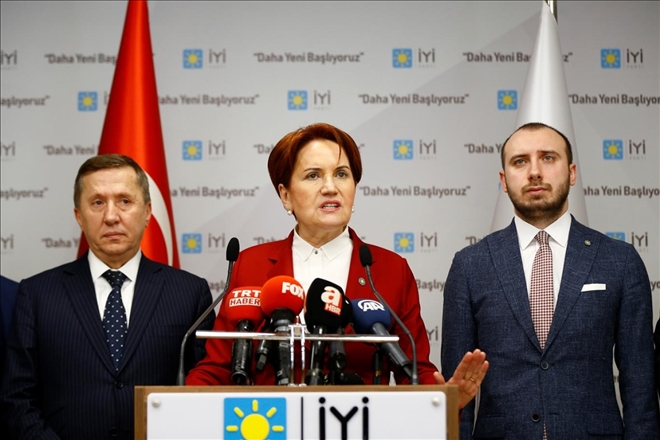 Meral Akşener´i evinin önünde protesto eden MHP´liler beraat etti