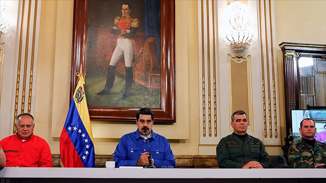 Maduro: Bu darbe girişimi cezasız kalmayacak