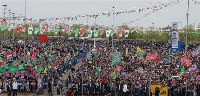 Diyarbakır´da ´Hazreti Peygamberi Anlama ve Sünnetini Yaşama´ etkinliğinde yüzbinler buluştu..