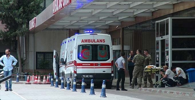 Azez´de TSK üssüne saldırı: 1 şehit, 4 yaralı