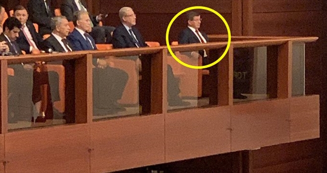 Meclis´teki 15 Temmuz Özel Oturumu´nu Ahmet Davutoğlu da izledi