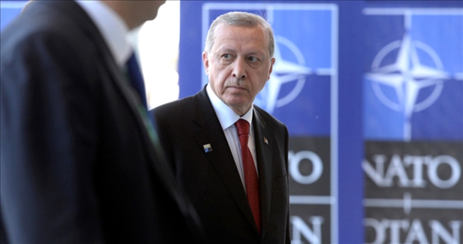 Con Coughlin, Ankara´nın NATO üyeliğinin bitirilmesi gerektiğini söyledi.