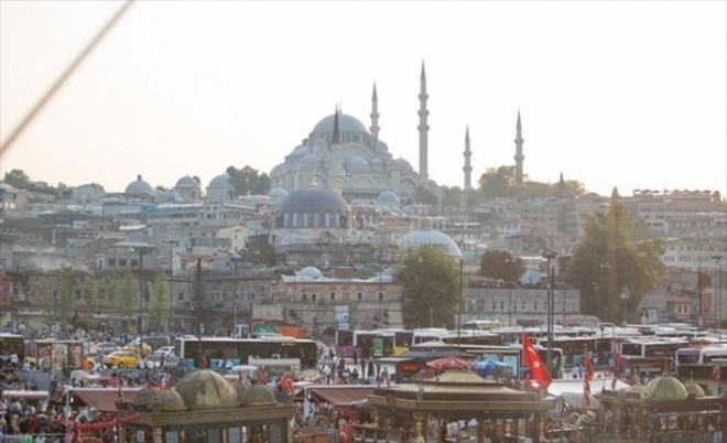 İstanbul´da kayıtsız göçmenlerin geri gönderilmesi için çalışma başlatıldı