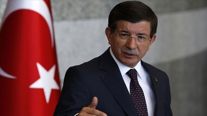 Davutoğlu´ndan Merkez Bankası´ndaki görev değişikliğine ´retweet´li eleştiri