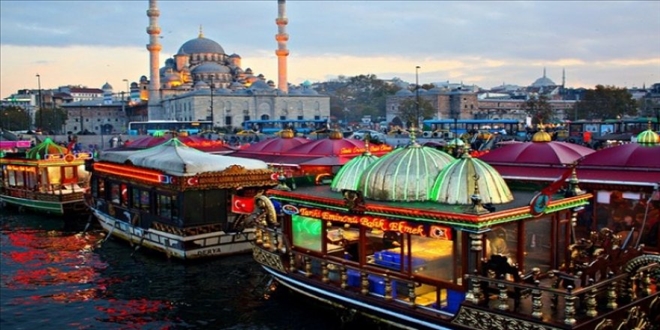 Eminönü´nde Uluorta Magandalık Örtbas mı Ediliyor? 