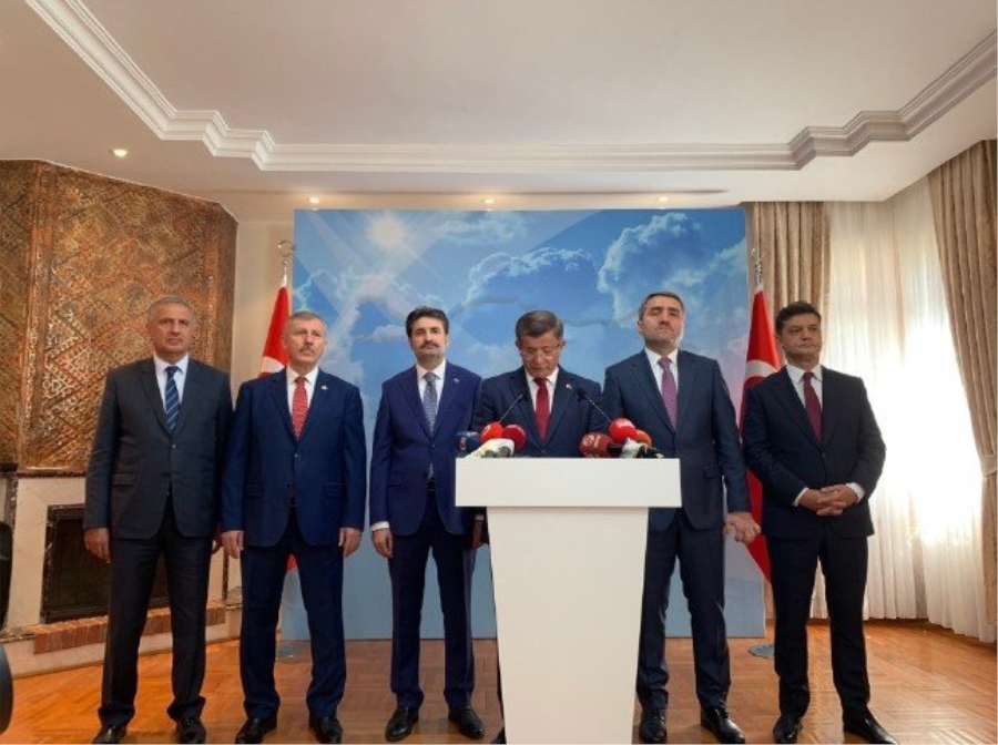 Son dakika! DAVUTOĞLU: YENİ BİR BAŞLANGIÇ İÇİN AK PARTİ