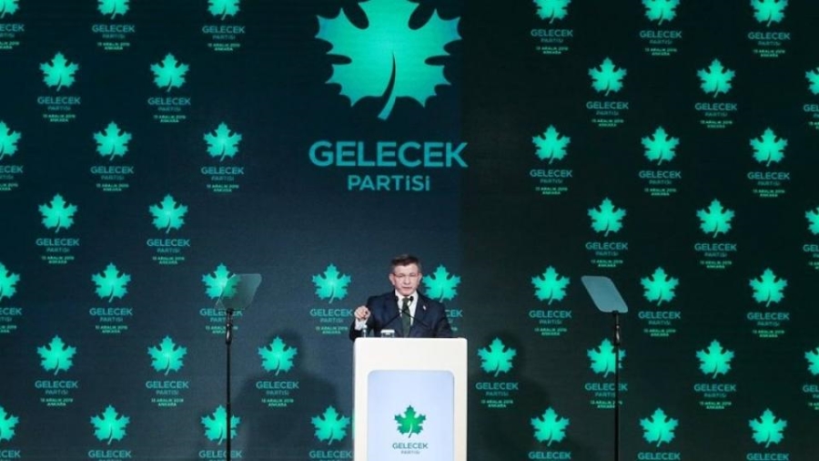 Faizli kredi kullanımının artmasıyla övünen Davutoğlu