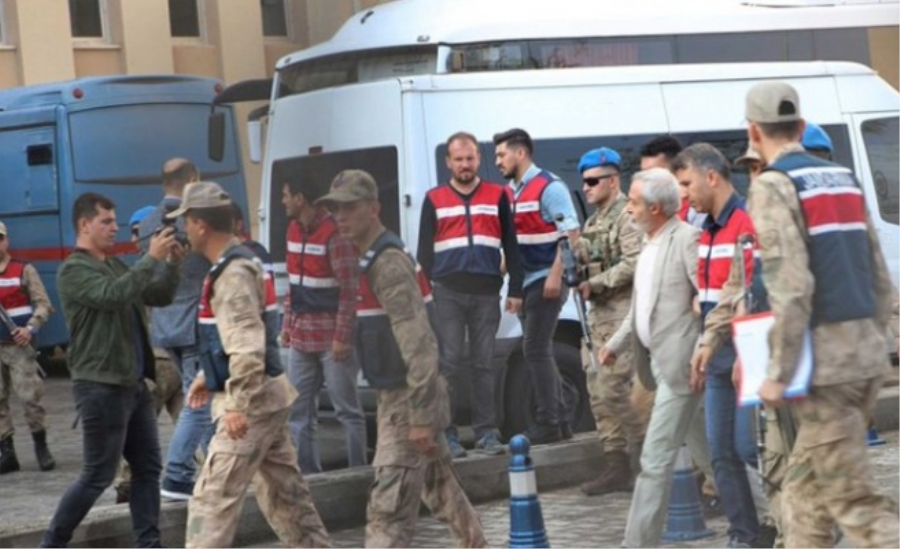 Eski Diyarbakır Büyükşehir Belediye Başkanına hapis cezası