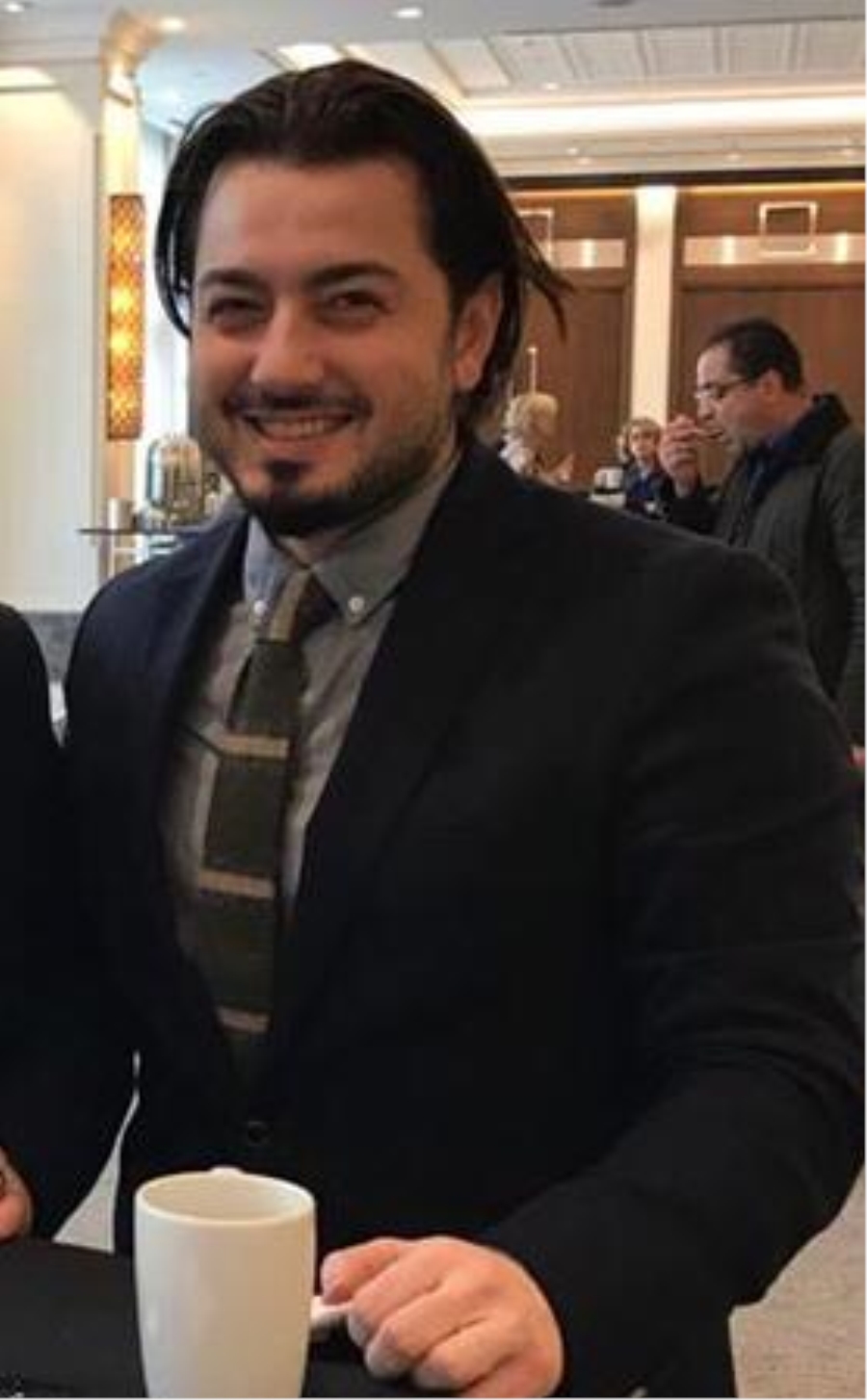  Bir Ülke Nasıl Yönetilemez? Biyografi