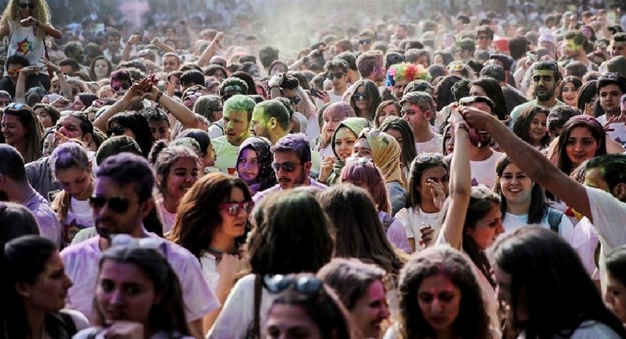 ‘Gençlik nereye gidiyor?’ diyen büyüklere 21 yaşındaki gençten ibretlik cevap..
