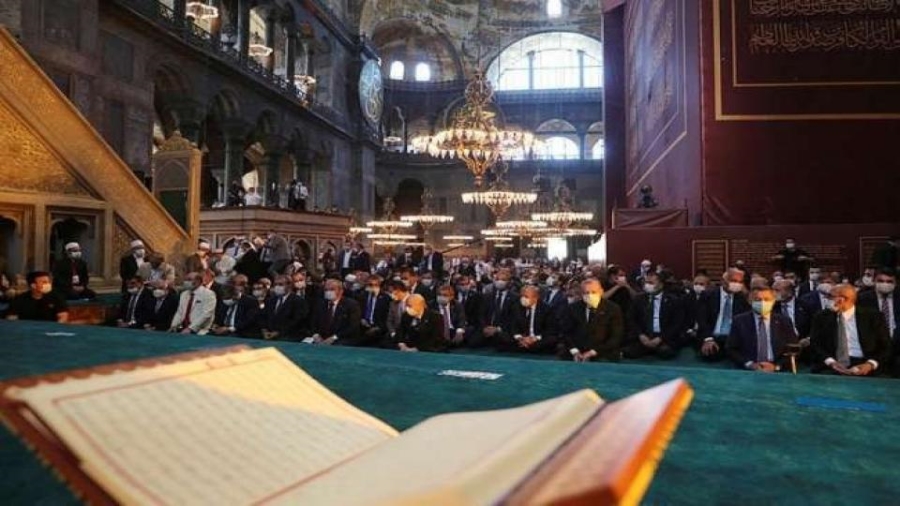  İran Basınından Ayasofya Yorumu:Ayasofya taze çiçeklerle süslendi