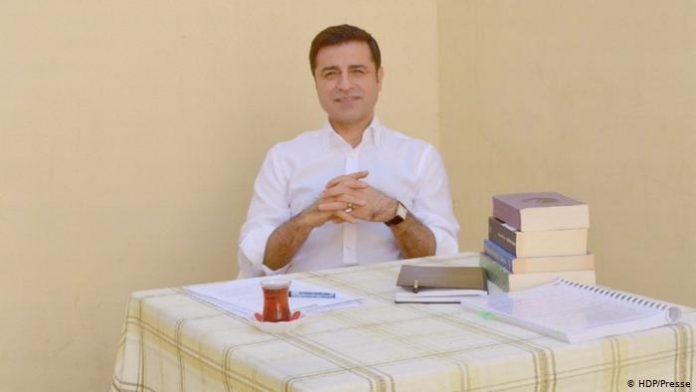 Demirtaş: Devlet içinde gizli bir yapı var