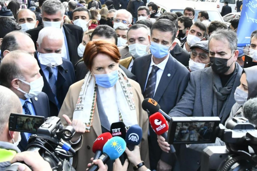 Akşener: Fikri Sağlar gibi giyinmiş bir hakim, evimi basan saldırganları berat ettirdi