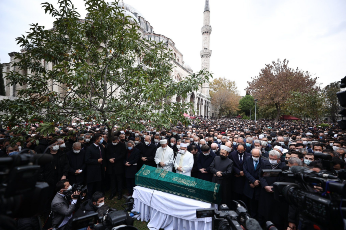 Türk edebiyatının büyük ismi Sezai Karakoç