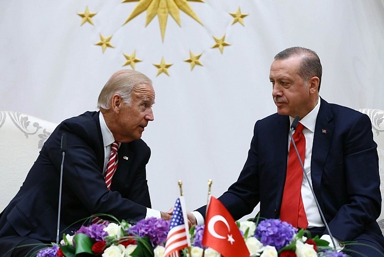 Bakan Çavuşoğlu açıkladı: Erdoğan Biden