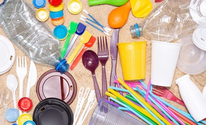 AB tek kullanımlık plastik ürünlerin kullanımını yasaklıyor