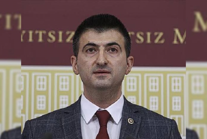 Mehmet Ali Çelebi AK Parti’ye katıldı: “Davet ederek şahsımı onurlandıran Sn. Cumhurbaşkanımıza şükranlarımı sunuyorum”