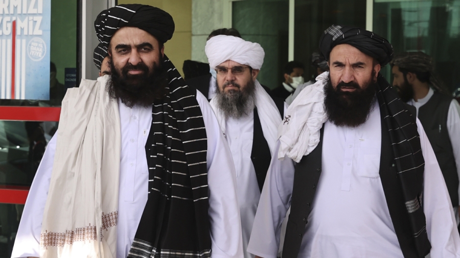 Afganistan’da kadınların çalışması yasaklanmıştı: BM’den Taliban’a misilleme gecikmedi