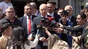 Kılıçdaroğlu, elektriği kesilen aileyi ziyaret etti: Ya ekmeği ya faturayı tercih edecek