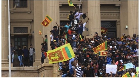 Göstericilerin sarayını bastığı Sri Lanka devlet başkanı 13 Temmuz’da istifa edecek