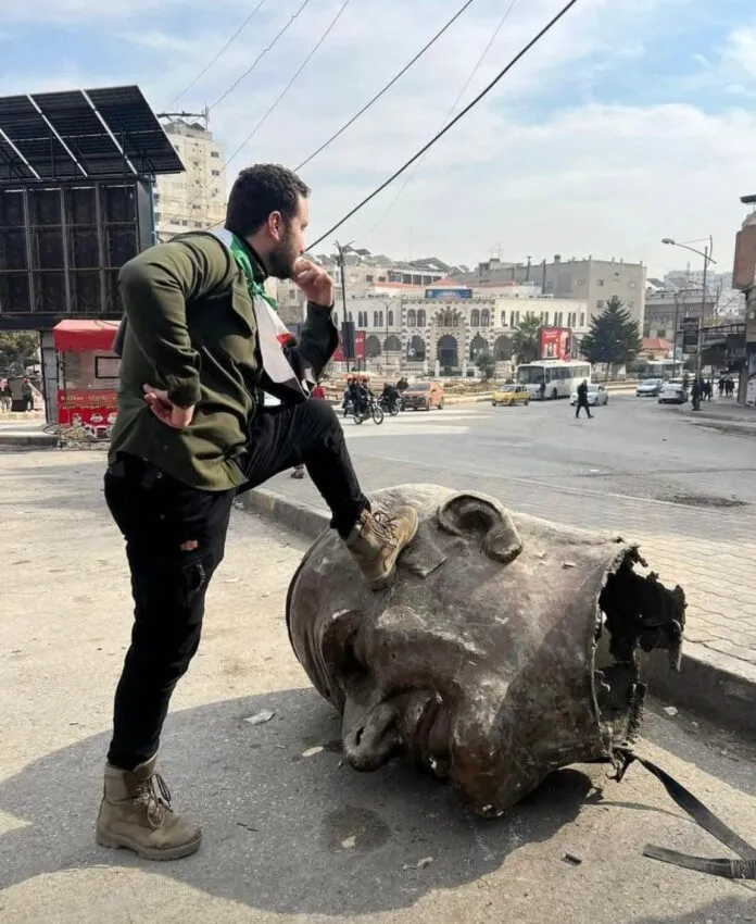 Mısır ve Ürdün, Esad’ı Suriye’yi terk edip, sürgünde hükümet kurmaya çağırdı