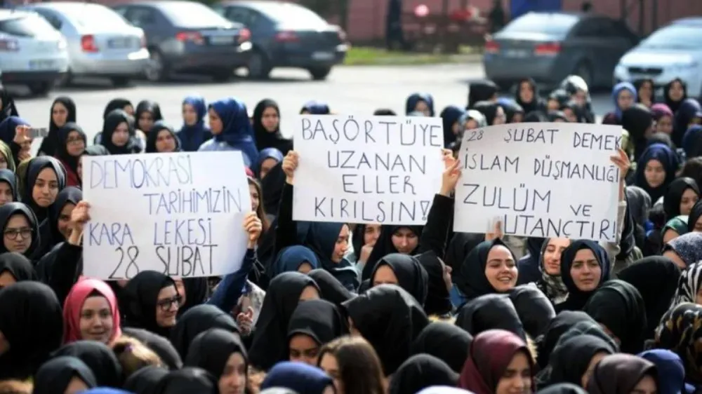 Kadının meşruiyeti ve ‘başını açan’ erkekler