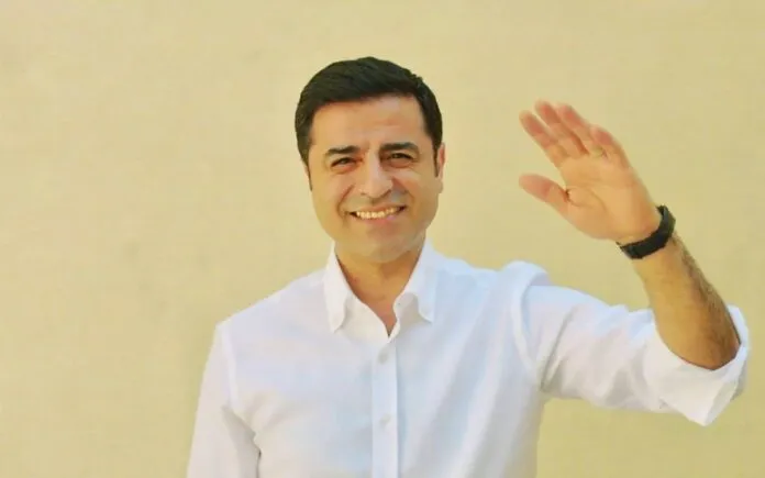 Demirtaş: “Türkiye Cumhuriyeti devleti, Kürtlerin demokratik siyasette mücadele etmelerini dağa çıkıp silah almalarından daha tehlikeli görüyor…”