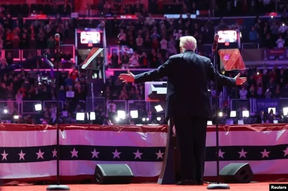 Trump devri bugün başlıyor. Washington’da zafer mitingi yaptı: “Yarın güneş battığında ülkemize yönelik işgal bitmiş olacak”