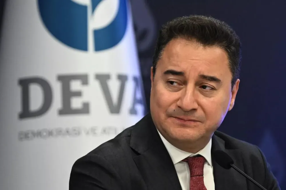 Babacan’dan Erdoğan’a “Ülkeyi de kendini de yordun, bırak” çağrısı 