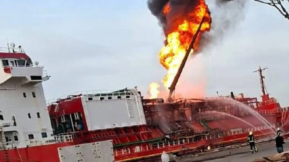 Ukrayna’da Türk gemisine saldırı: Mürettebat tahliye edildi