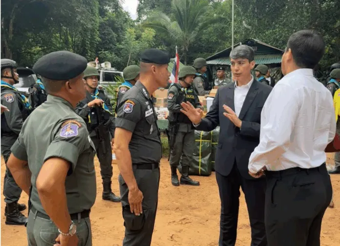 Tayland-Kamboçya müzakerelerindeki Abdullah Altay: “Budist tapınağının anahtarı Müslüman ailede olsun”