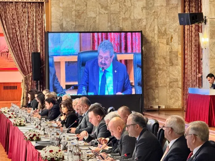 Feti Yıldız: “Bahçeli balyozla ülkemizin Berlin duvarlarını yıkıyor”