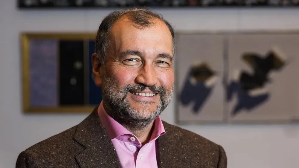 Murat Ülker’den dijital çağ ve “Enfokrasi” üzerine çarpıcı değerlendirme: Gözetim kapitalizmi
