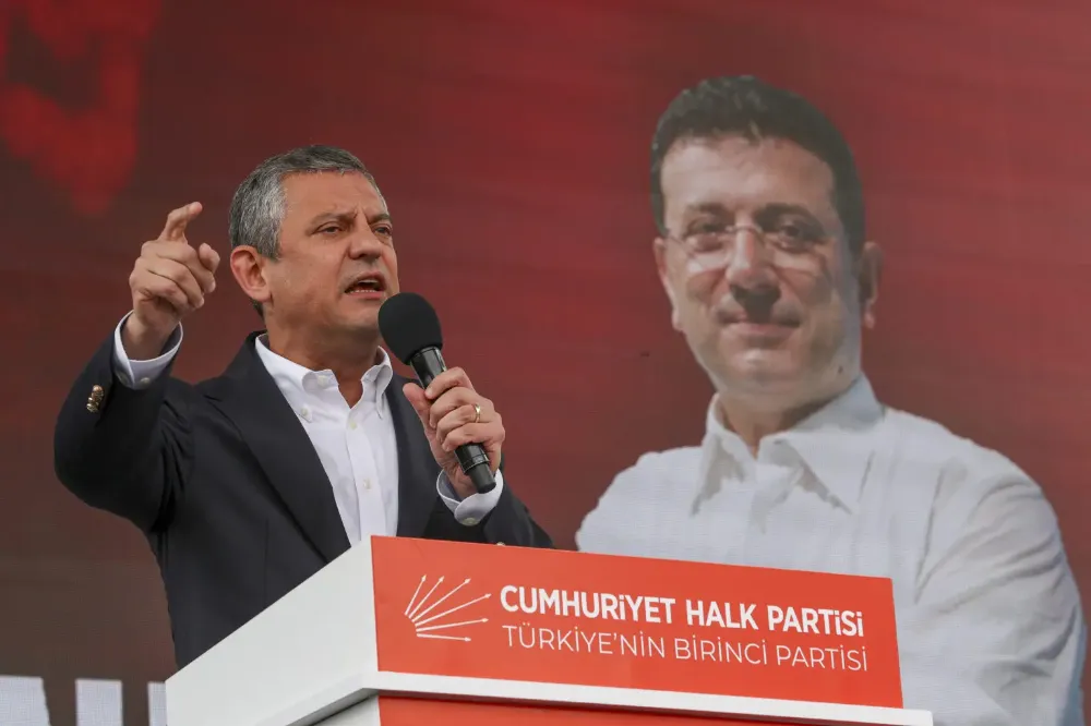 CHP’nin Mersin mitingi | Özgür Özel: “Mesele yolsuzluk değil, Kanal İstanbul’suzluk”