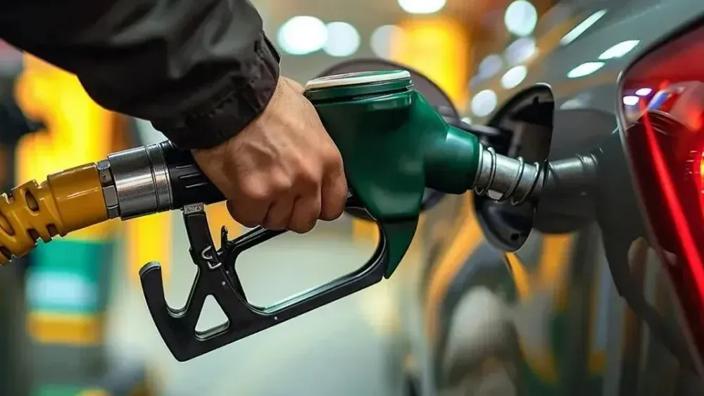 Benzin ve motorine büyük indirim bekleniyor!